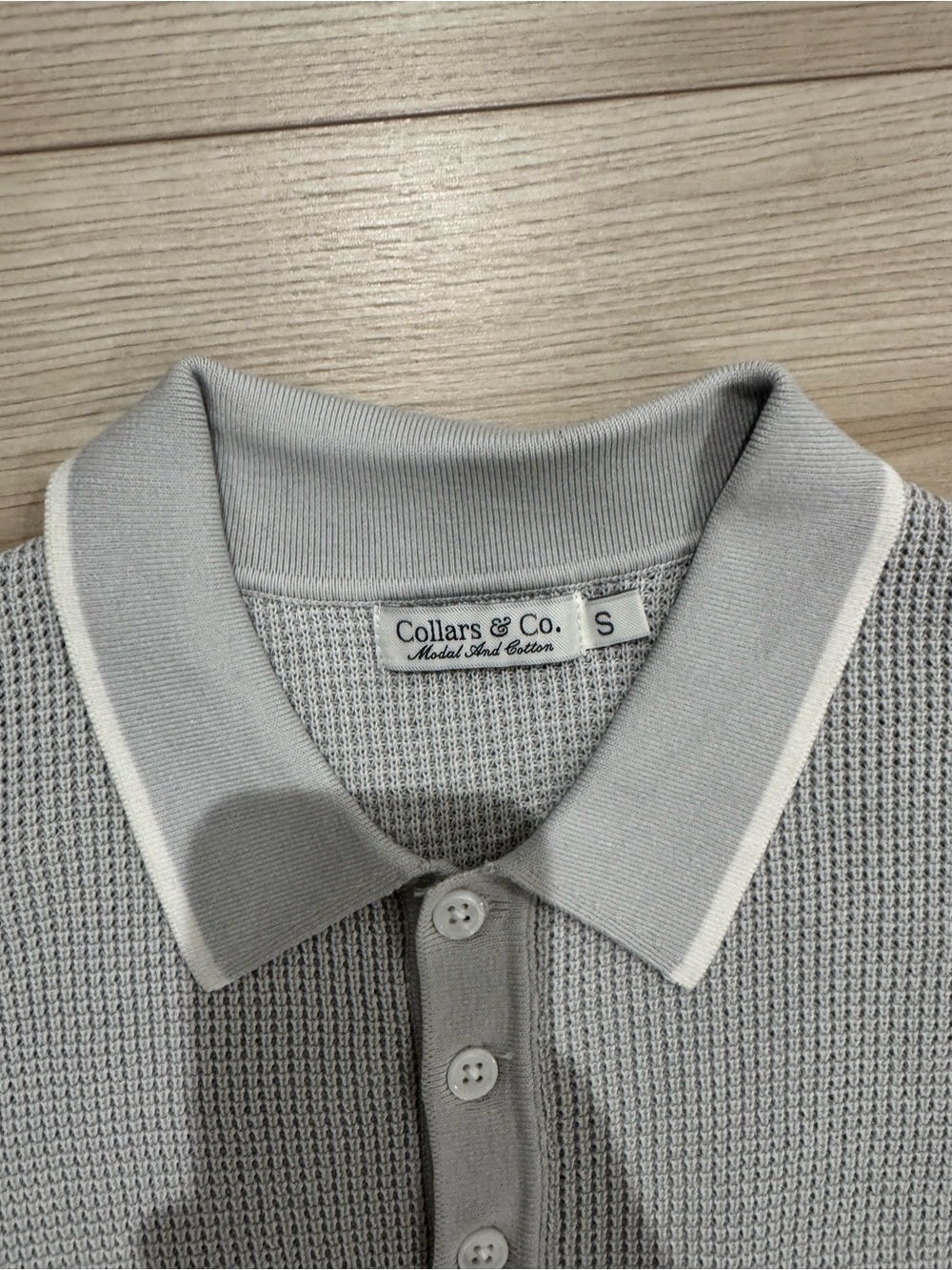 Collars & Co Polo - Picture 3 of 3